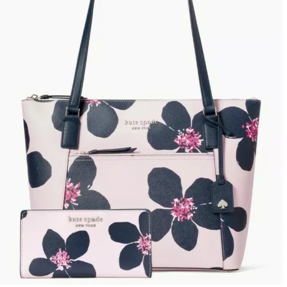 kate spade Handbags - Kate spade pocket tote Cameron with bifold wallet